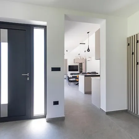 Lumina Villa